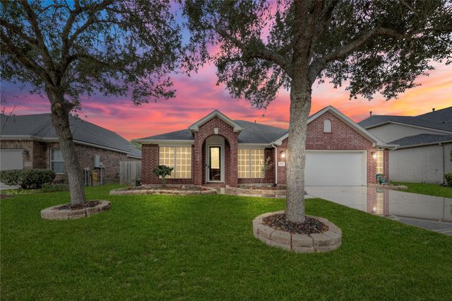 2506 Spring Landing Drive, Pearland, TX 77584