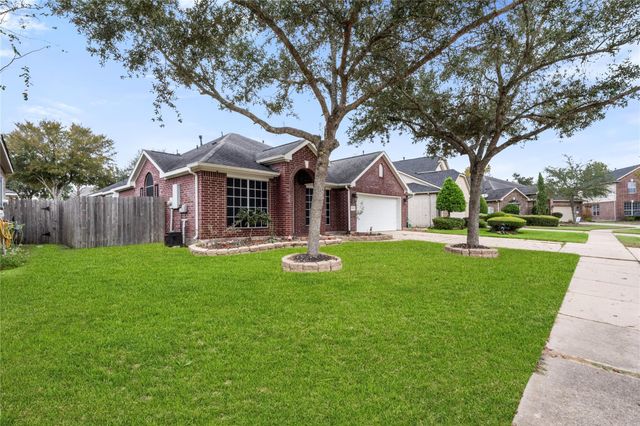 2506 Spring Landing Drive, Pearland, TX 77584