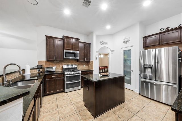 2506 Spring Landing Drive, Pearland, TX 77584