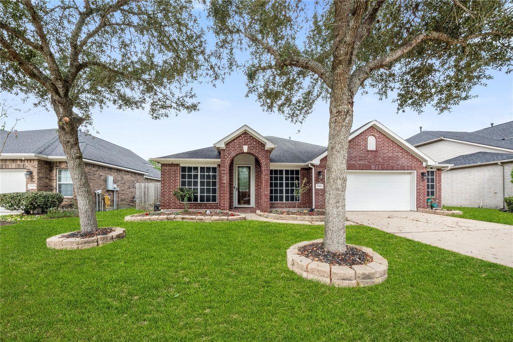 2506 Spring Landing Drive, Pearland, TX 77584