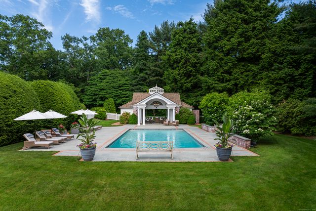 865 Hollow Tree Ridge Road, Darien, CT 06820