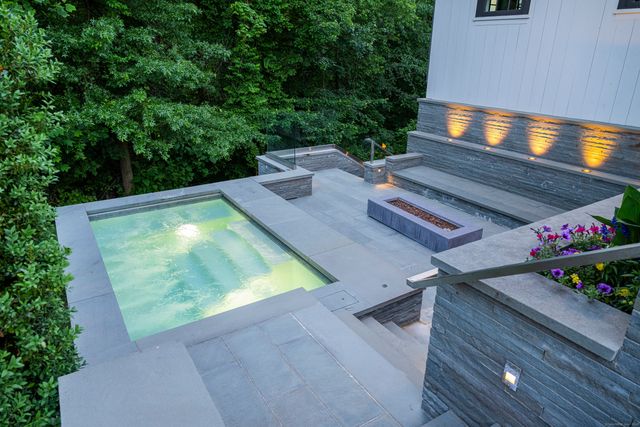 865 Hollow Tree Ridge Road, Darien, CT 06820