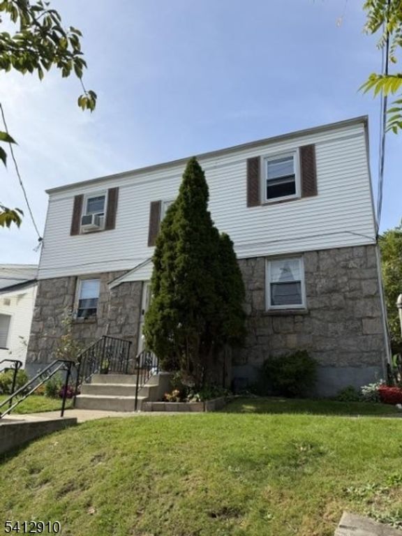 352 Lakeview Ave, Clifton City, NJ 07011 — photo 2