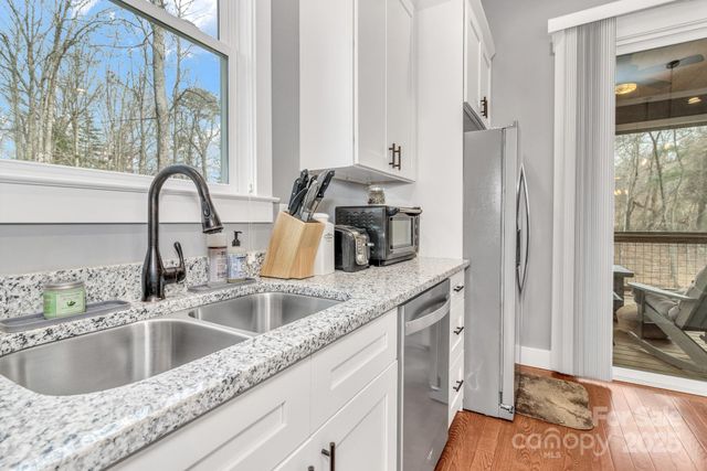 14 Cider Hill Lane, Hendersonville, NC 28792