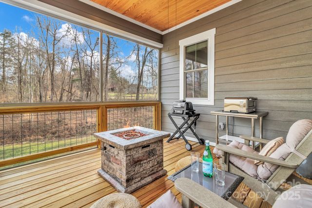 14 Cider Hill Lane, Hendersonville, NC 28792