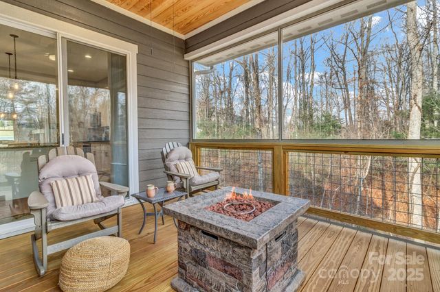 14 Cider Hill Lane, Hendersonville, NC 28792