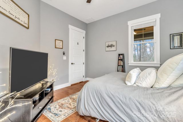 14 Cider Hill Lane, Hendersonville, NC 28792