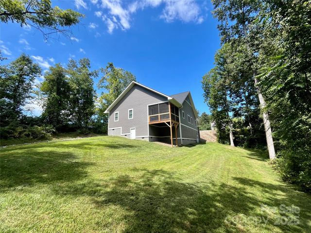 14 Cider Hill Lane, Hendersonville, NC 28792