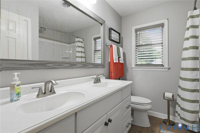 624 Coralberry Dr, North Chesterfield, VA 23236