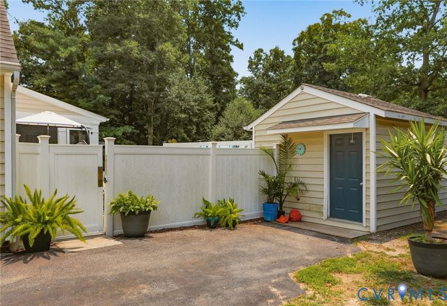 624 Coralberry Dr, North Chesterfield, VA 23236