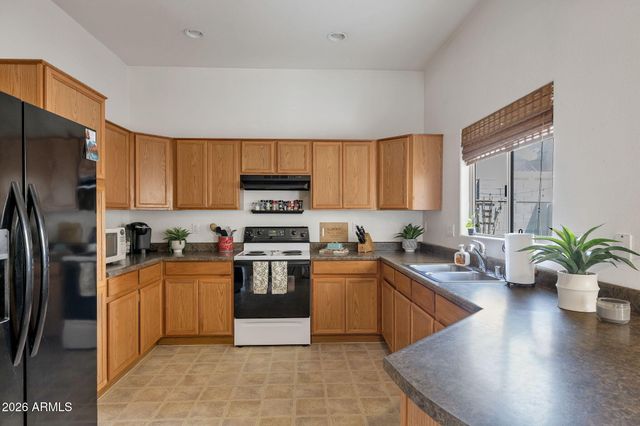 8008 W ZOE ELLA Way, Peoria, AZ 85382