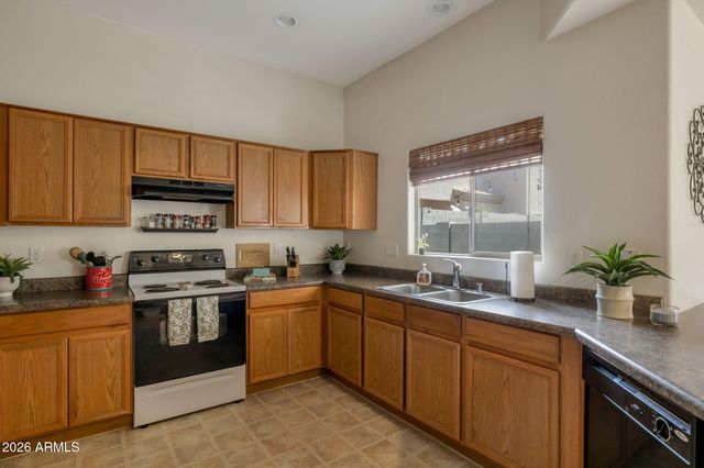 8008 W ZOE ELLA Way, Peoria, AZ 85382