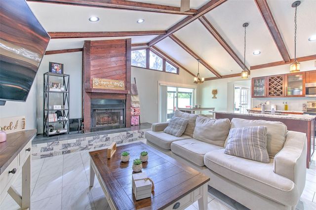 4810 CENTERBROOK COURT, Tampa, FL 33624