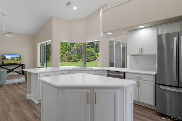 6052 N Pueblo Terrace, Beverly Hills, FL 34465
