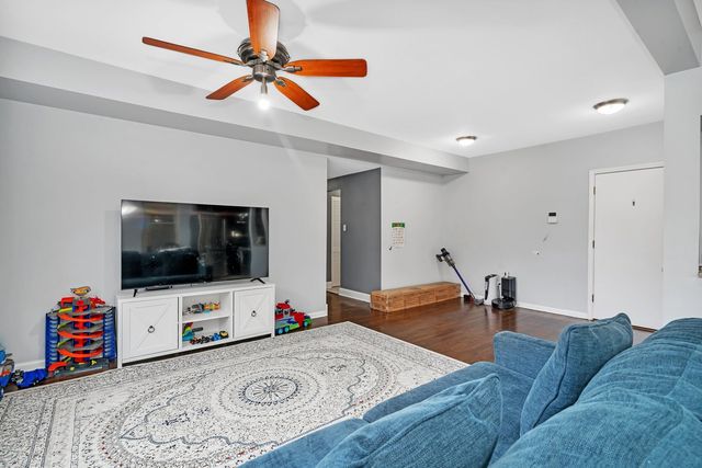 1410 W Sunnyside Avenue 1S, Chicago, IL 60640
