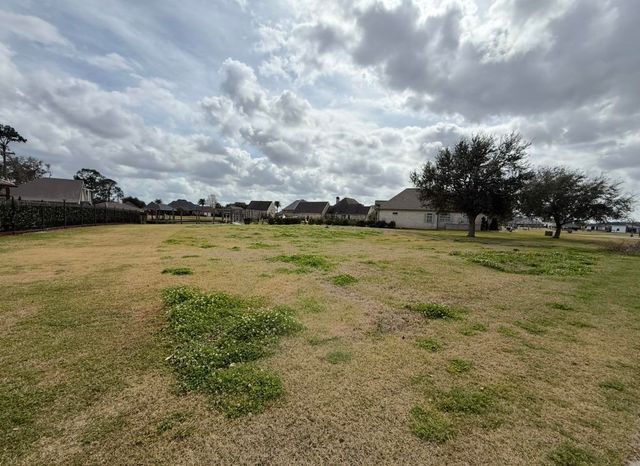 133 Sportsman Dr, Houma, LA 70360