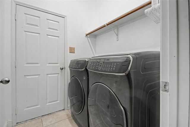 1042 Grimes Drive, Forney, TX 75126