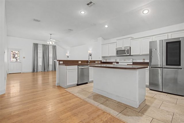 1042 Grimes Drive, Forney, TX 75126