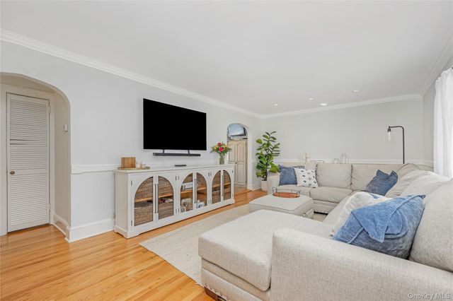 36 Wingam Drive, Islip, NY 11751