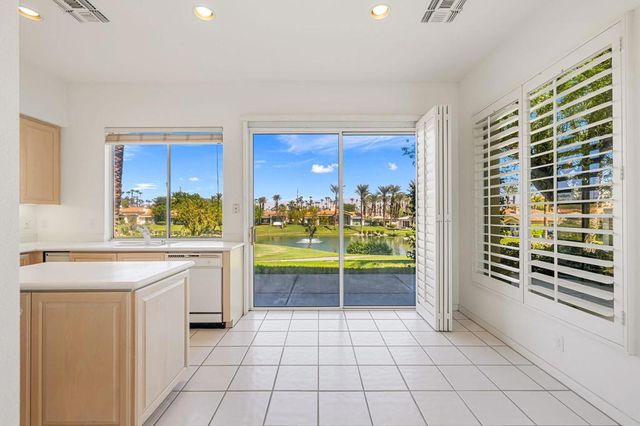 542 Red Arrow Trail, Palm Desert, CA 92211