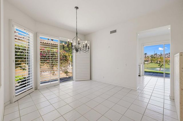 542 Red Arrow Trail, Palm Desert, CA 92211