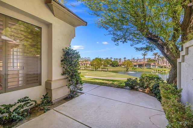 542 Red Arrow Trail, Palm Desert, CA 92211