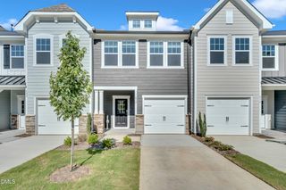 818 Kensley Grv Lane, Fuquay Varina, NC 27526