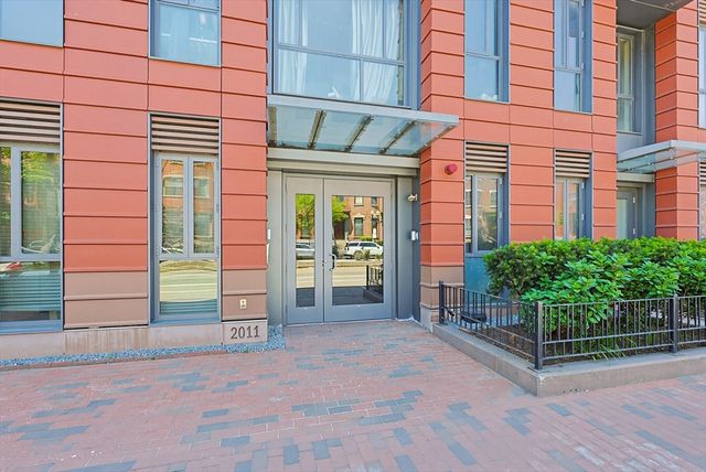 691 Massachusetts Avenue 301, Boston, MA 02118