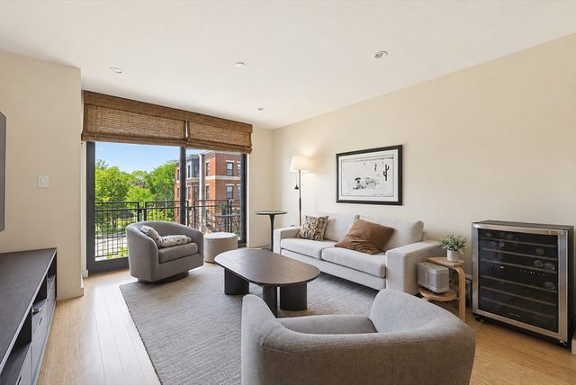 691 Massachusetts Avenue 301, Boston, MA 02118