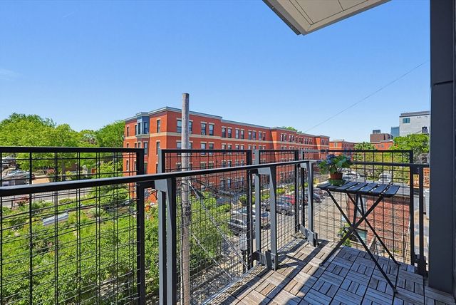 691 Massachusetts Avenue 301, Boston, MA 02118