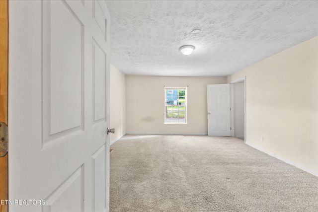 5728 N Broadway St, Knoxville, TN 37918