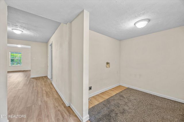 5728 N Broadway St, Knoxville, TN 37918