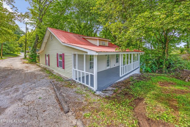 5728 N Broadway St, Knoxville, TN 37918