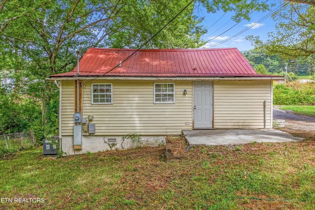 5728 N Broadway St, Knoxville, TN 37918