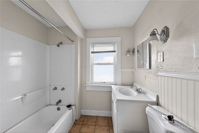 2532 Ravenwood Avenue, Dayton, OH 45406