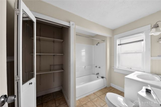 2532 Ravenwood Avenue, Dayton, OH 45406