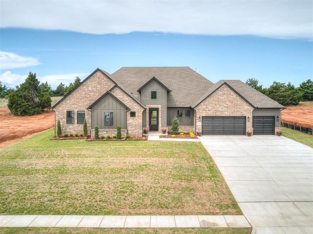 8103 Goldfinch Drive, Guthrie, OK 73044