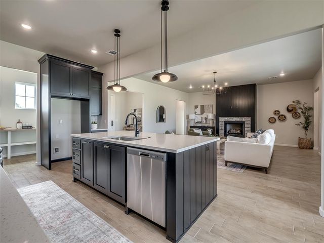 8103 Goldfinch Drive, Guthrie, OK 73044