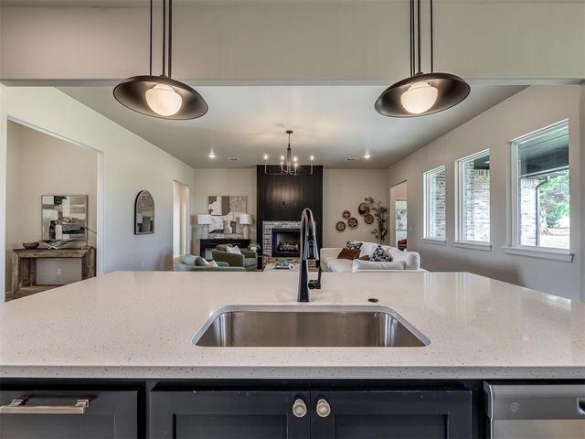 8103 Goldfinch Drive, Guthrie, OK 73044