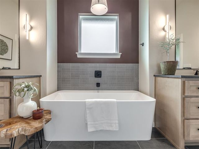 8103 Goldfinch Drive, Guthrie, OK 73044