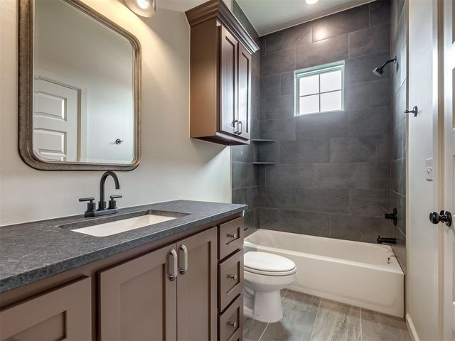 8103 Goldfinch Drive, Guthrie, OK 73044