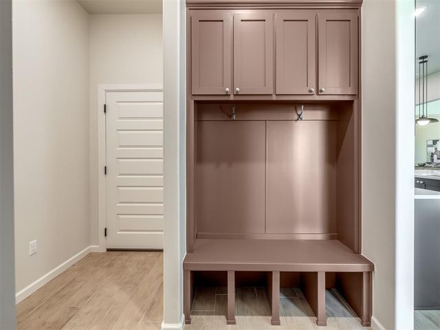 8103 Goldfinch Drive, Guthrie, OK 73044