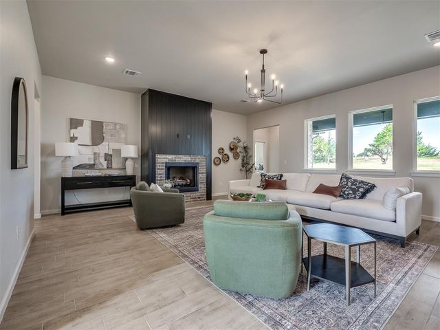 8103 Goldfinch Drive, Guthrie, OK 73044