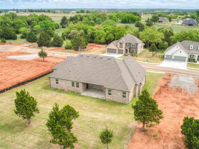 8103 Goldfinch Drive, Guthrie, OK 73044