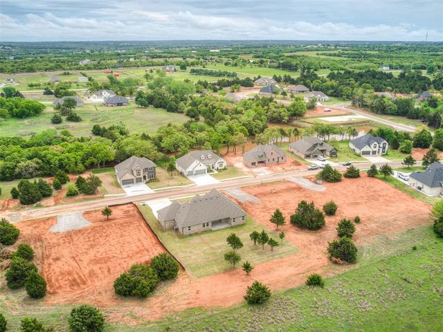 8103 Goldfinch Drive, Guthrie, OK 73044