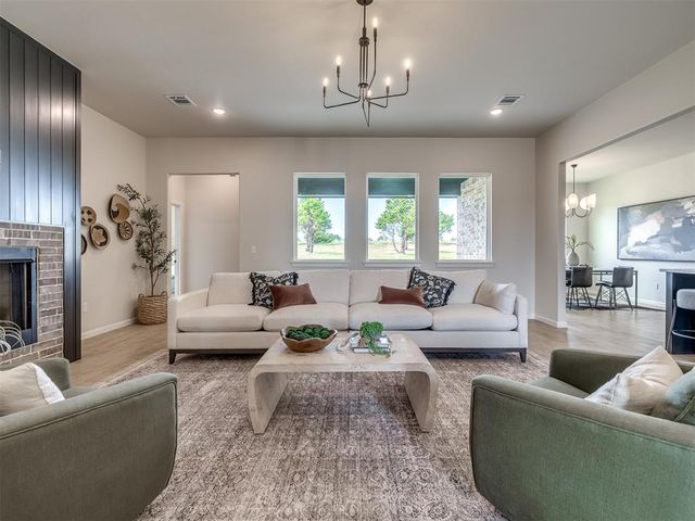 8103 Goldfinch Drive, Guthrie, OK 73044