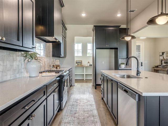 8103 Goldfinch Drive, Guthrie, OK 73044