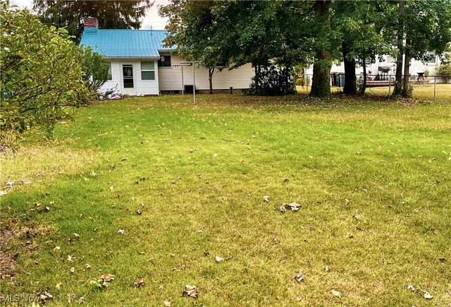 2110 Rockland Avenue, Belpre, OH 45714