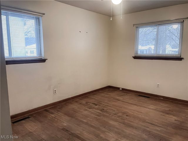 2110 Rockland Avenue, Belpre, OH 45714