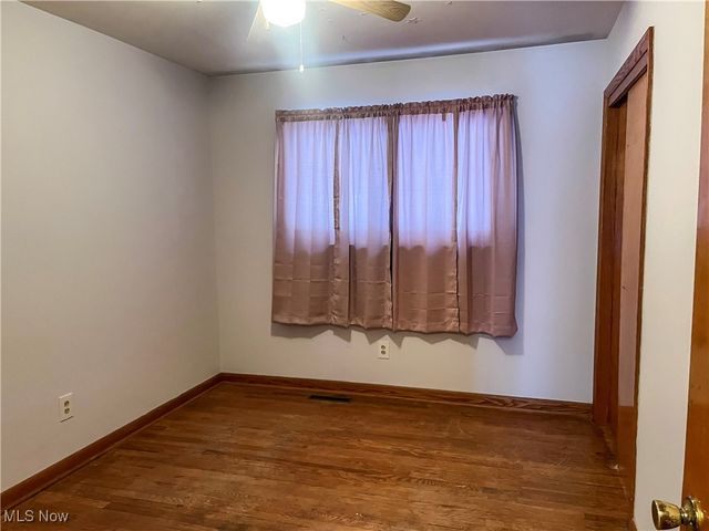 2110 Rockland Avenue, Belpre, OH 45714